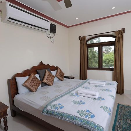 Vrindāvan Mvt Guesthouse & Restaurant מראה חיצוני תמונה