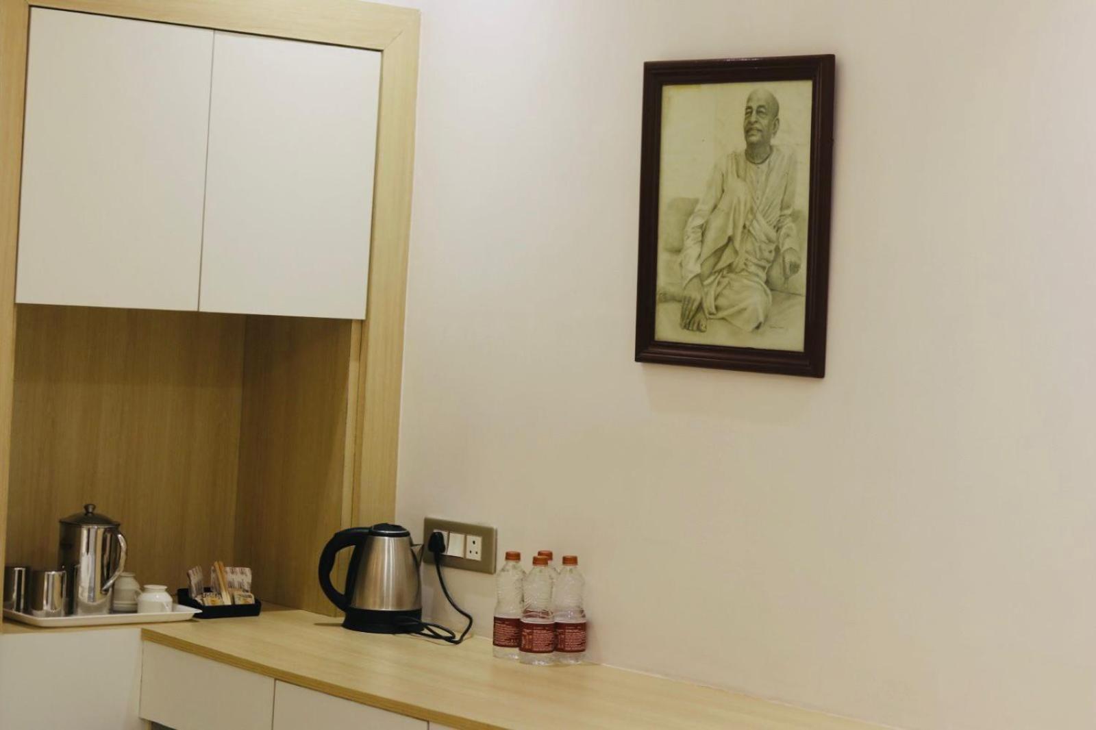 Vrindāvan Mvt Guesthouse & Restaurant מראה חיצוני תמונה