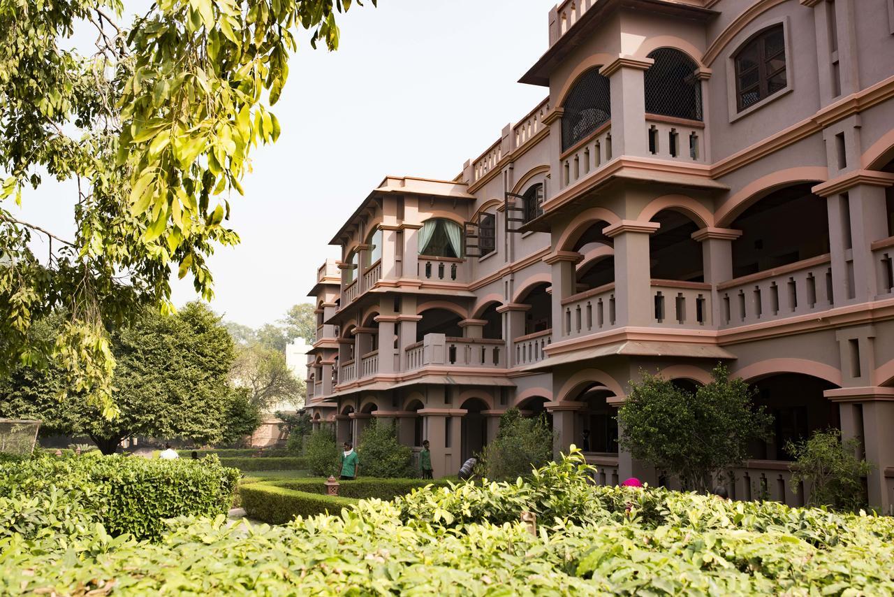 Vrindāvan Mvt Guesthouse & Restaurant מראה חיצוני תמונה