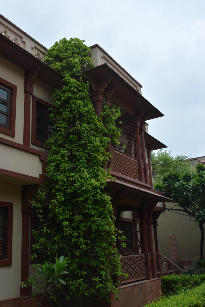 Vrindāvan Mvt Guesthouse & Restaurant מראה חיצוני תמונה