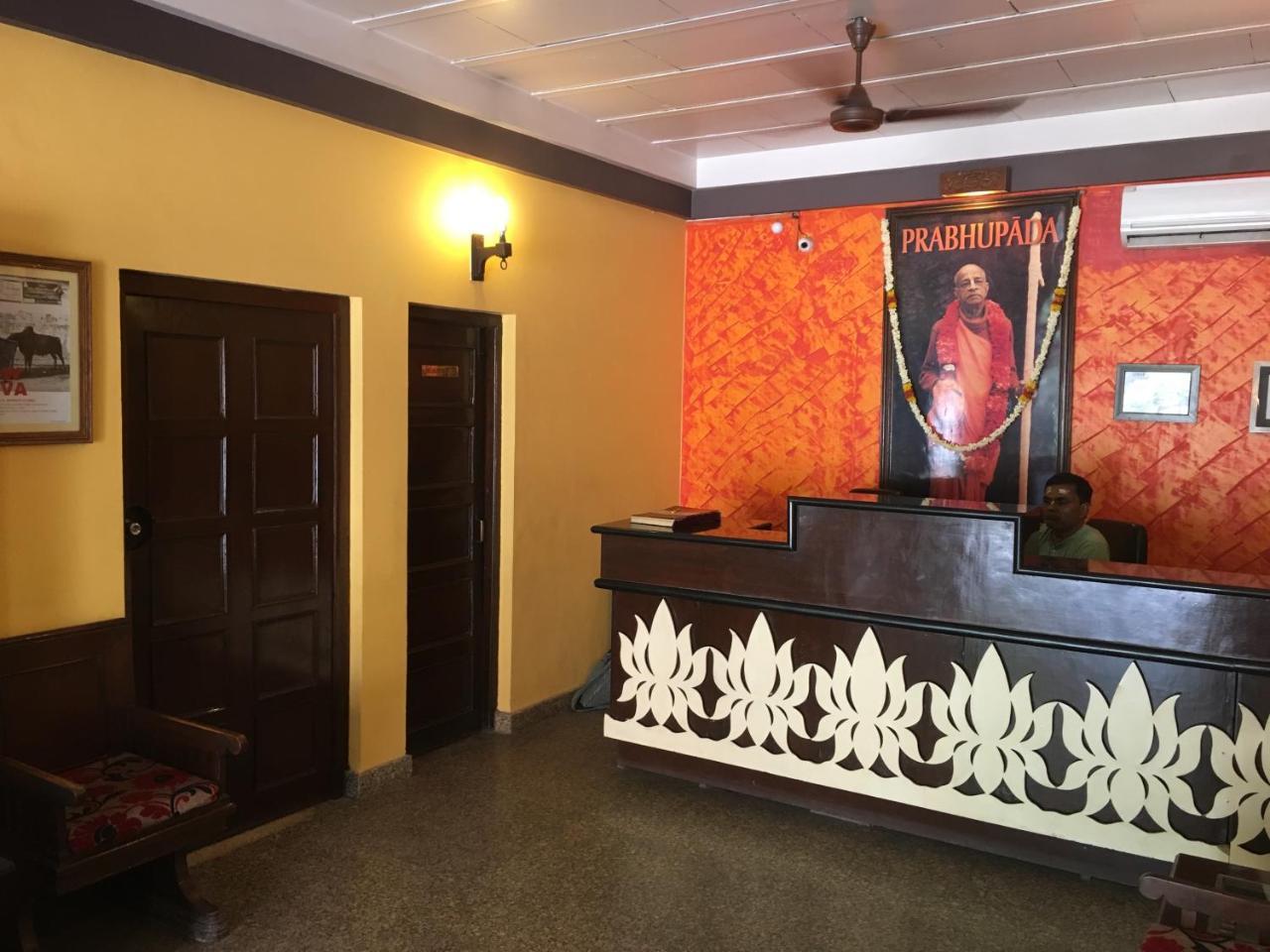 Vrindāvan Mvt Guesthouse & Restaurant מראה חיצוני תמונה