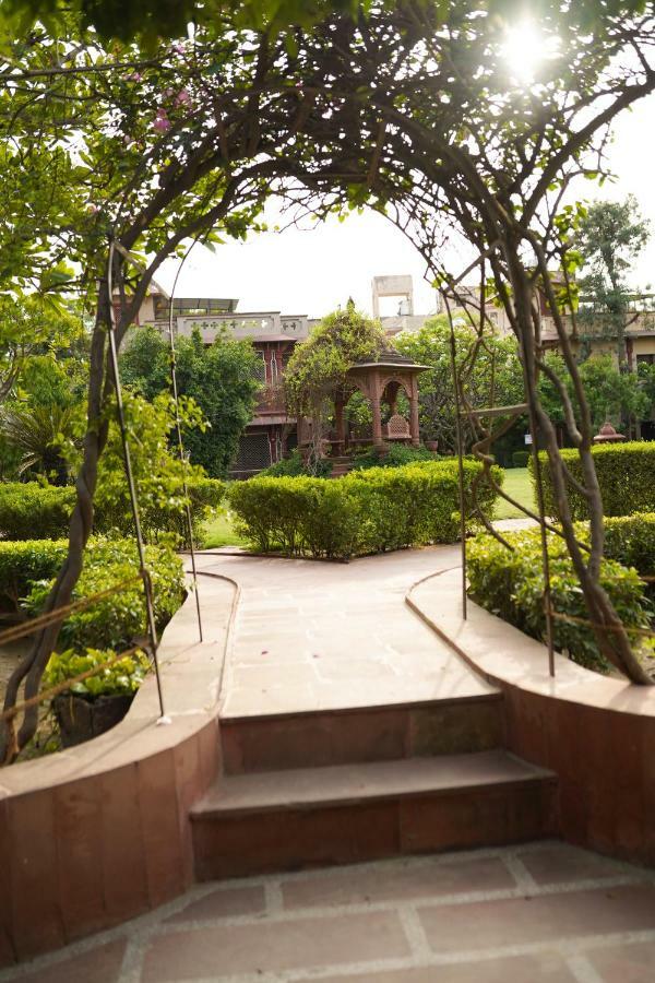 Vrindāvan Mvt Guesthouse & Restaurant מראה חיצוני תמונה