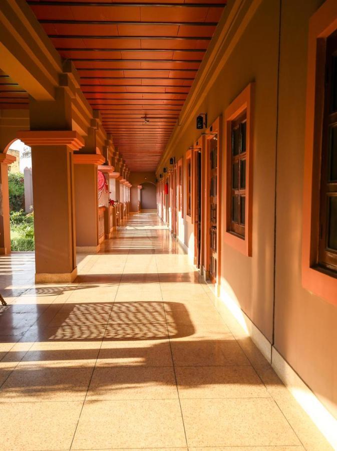 Vrindāvan Mvt Guesthouse & Restaurant מראה חיצוני תמונה